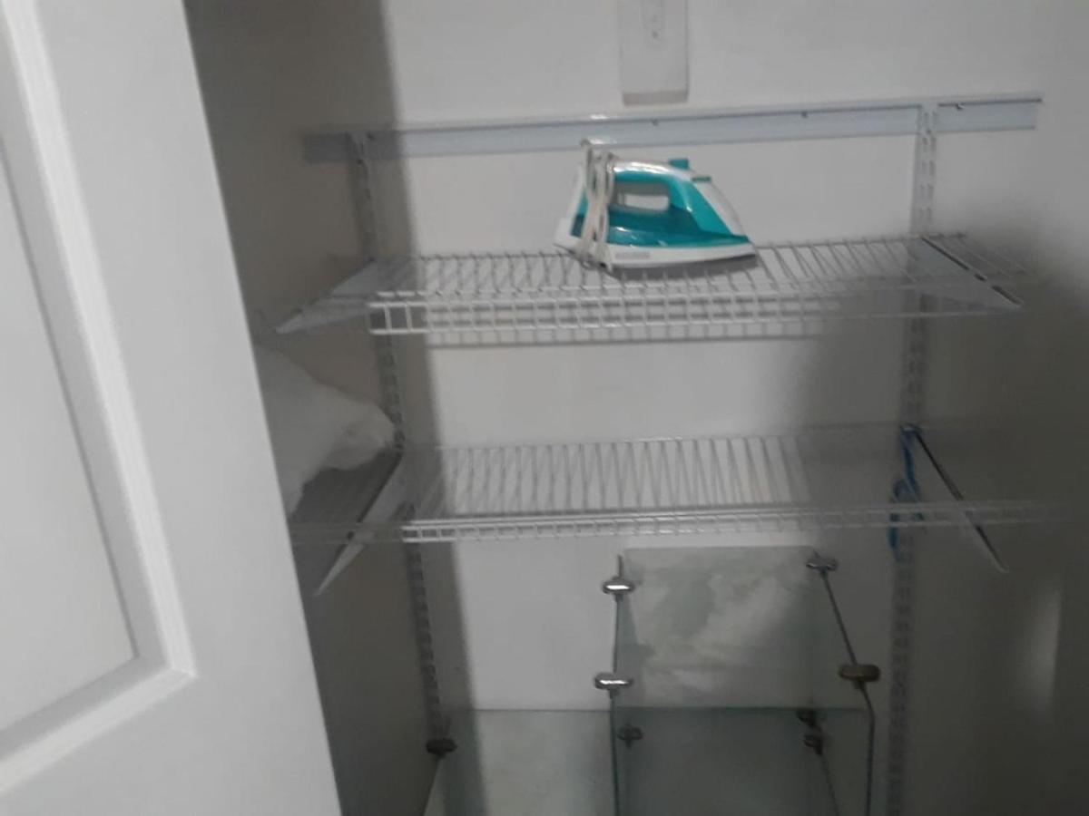 Snug Minimalist Full Bed With 50 Inch Smart Tv, Netflix, Airplay, Mini-Fridge, And 500 Mbps Wifi Near Fiu, Dolphin Mall, Airport Μαϊάμι Εξωτερικό φωτογραφία